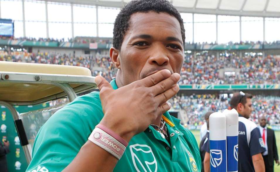 Makhaya Ntini – 5/21 vs Pakistan, 2006, Mohali