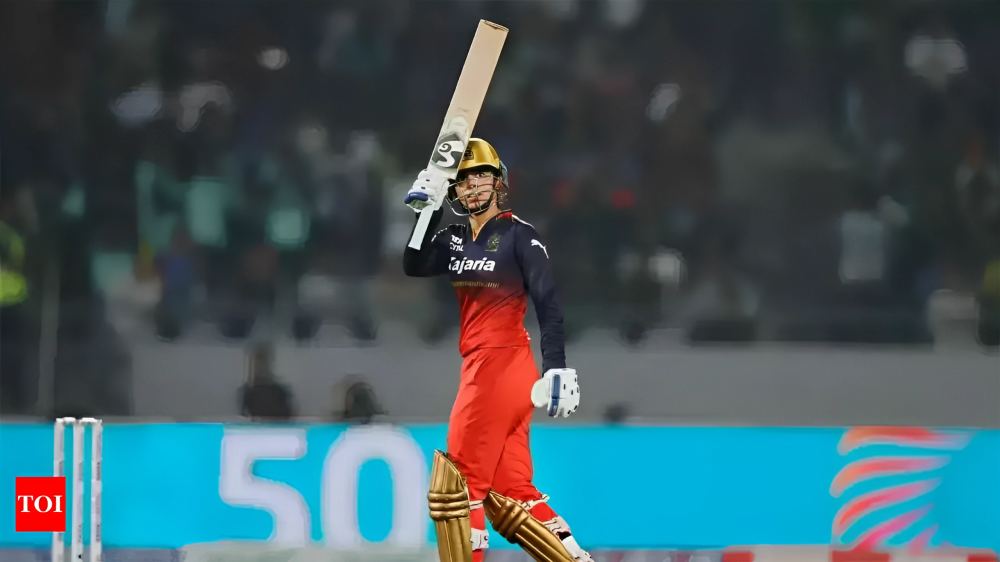 আরসিবির স্মৃতি রেনুকাকে বেছে নিলেন, সিদ্ধান্ত উল্টে গেল