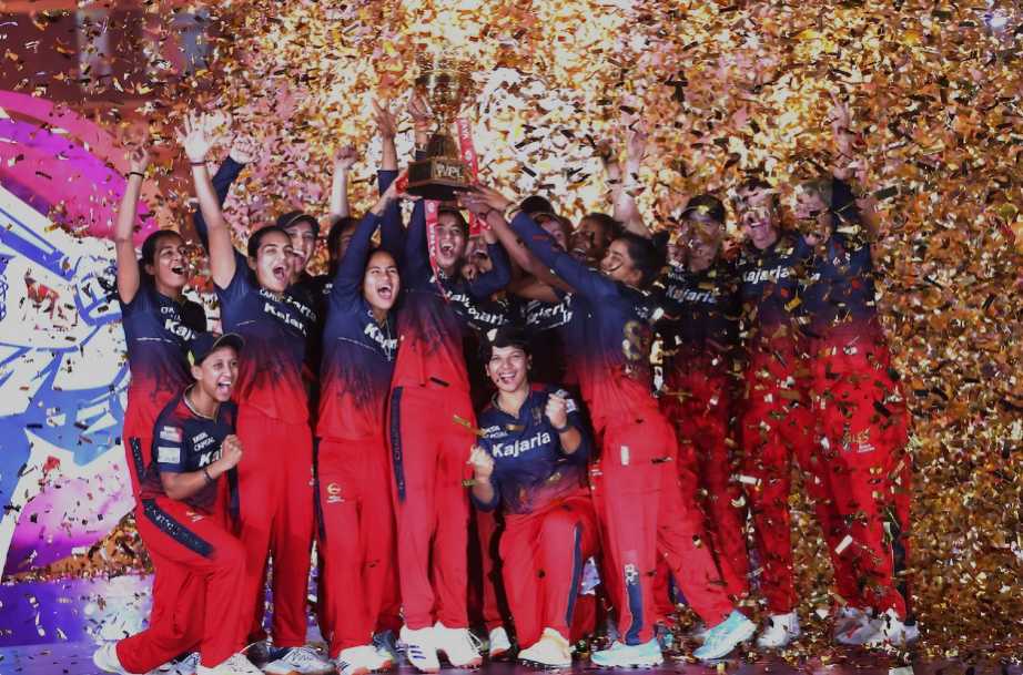 RCB একটি শক্তিশালী ফিনিশ সহ বড় স্কোর করেছে!