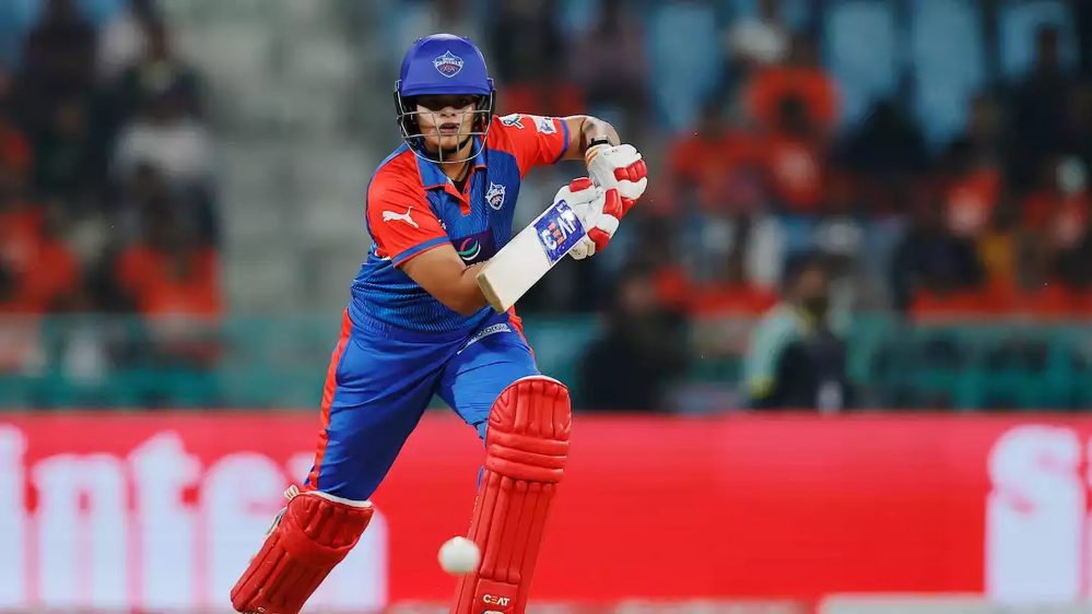 Women's Premier League WPL 2025 শেষের মোড়ে: ভার্মা ওঠে, ভাটিয়া এক শেষ সুযোগের খোঁজে