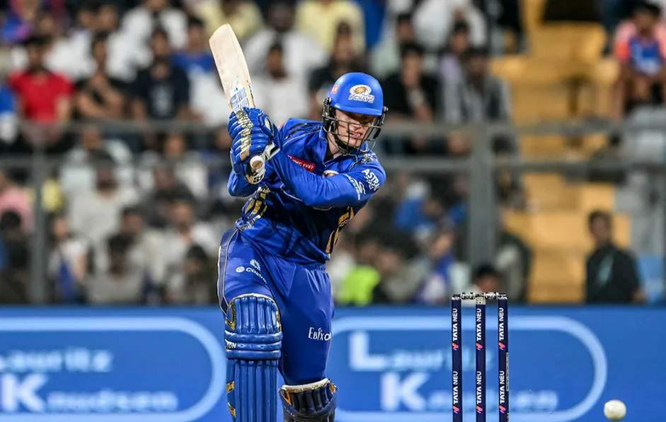 Mumbai Indians Batter's Dismissal Reversed After Sunrisers Hyderabad Keeper's Error Here's Why