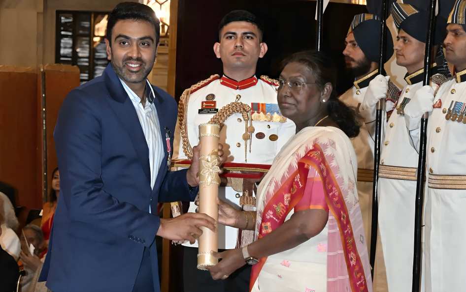 [Watch] Ravichandran Ashwin Receives Padma Shri Award from President Droupadi Murmu